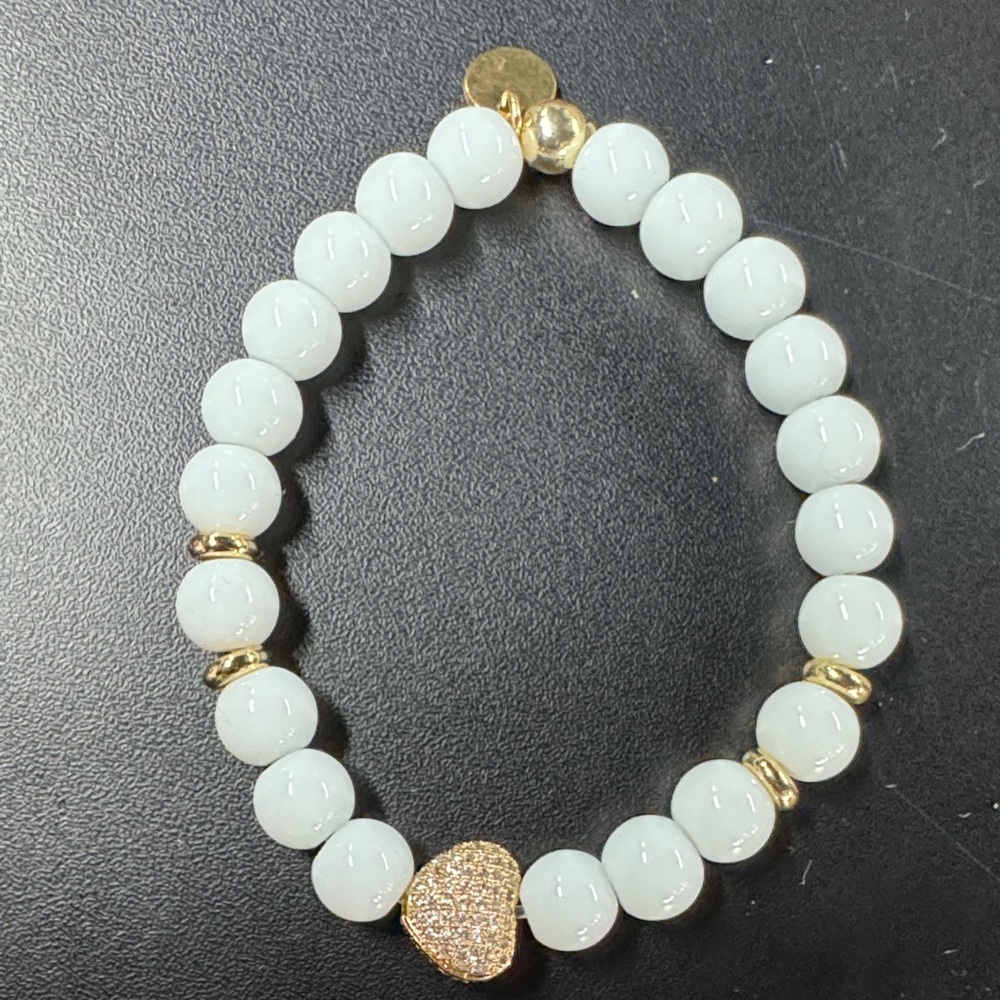 Elegant White and Gold Beaded Bracelet